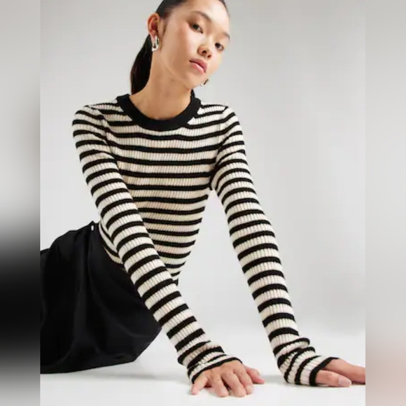 Gap Brooklyn Rib Striped Crew Sweater, Black, Cream & Gold Metallic, size XL - Picture 2 of 8